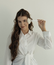Book an Appointment with Syerra Bayne Lopez for Aesthetics