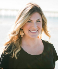 Book an Appointment with Elizabeth Brackenbury for Consultation